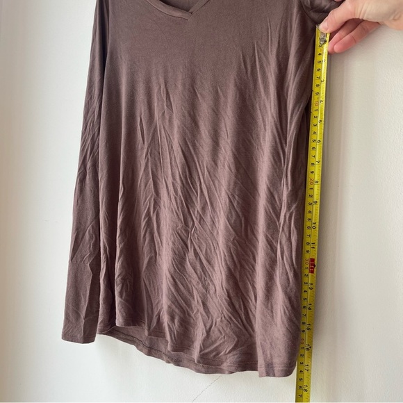 Cyrus Mauve Brown V-Neck Long Sleeve Top Medium | Soft Stretch Rayon Spandex - Picture 9 of 11